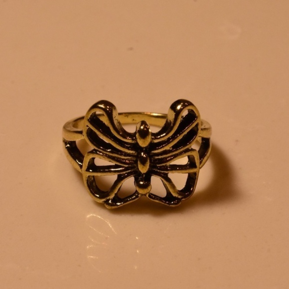 Elegant Gold Butterfly Ring